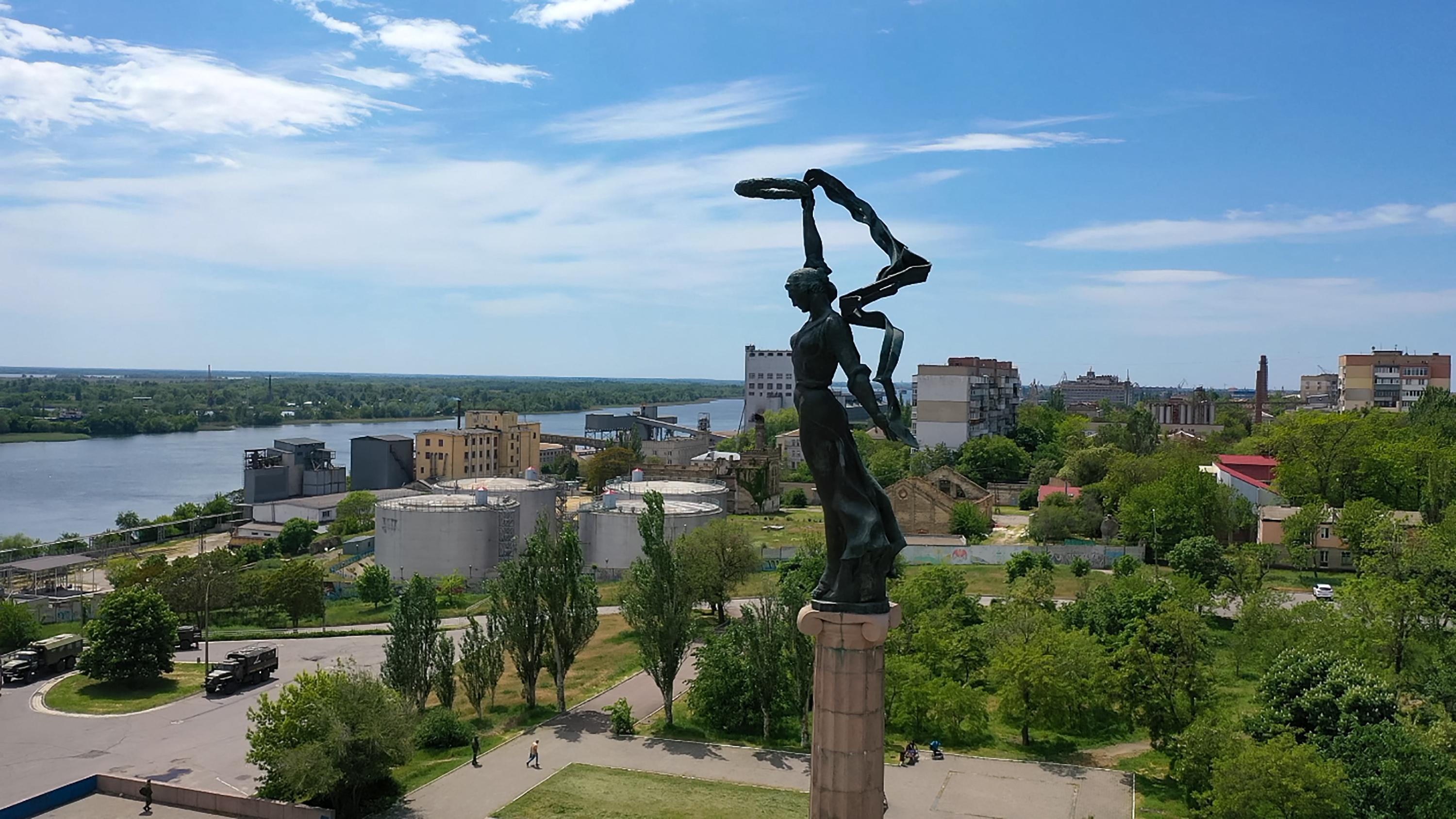 Vue aérienne de la ville de Kherson et du Dniepr [AFP - Andrey Borodulin]