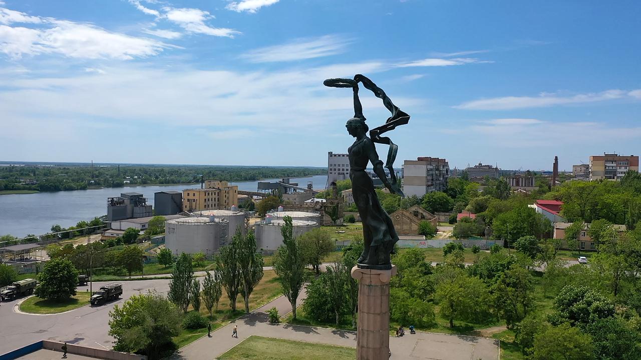 Vue aérienne de la ville de Kherson et du Dniepr [AFP - Andrey Borodulin]