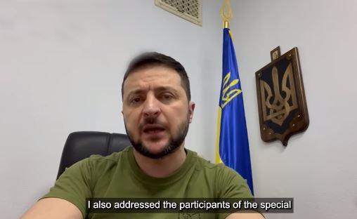 Volodymyr Zelensky lors de son intervention vidéo le 22 avril 2022. [RTS - Capture d'écran]