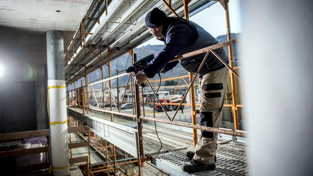 Genève veut renforcer sa lutte contre le travail au noir sur les chantiers. [Keystone - Olivier Maire]