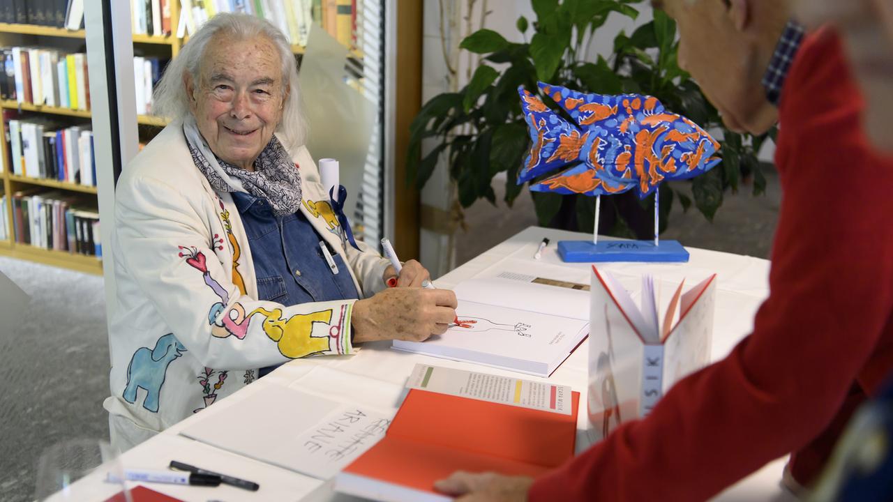 L'artiste suisse Ted Scapa est décédé à l'âge de 92 ans. [Keystone - Anthony Anex]