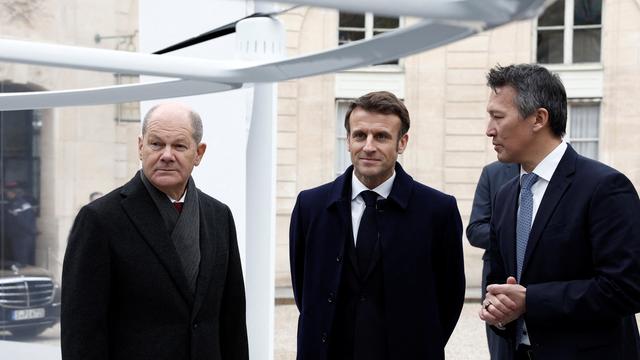 Emmanuel Macron accueille Olaf Scholz à Paris pour les 60 ans de la réconciliation franco-allemande. [EPA - Benoit Tessier]