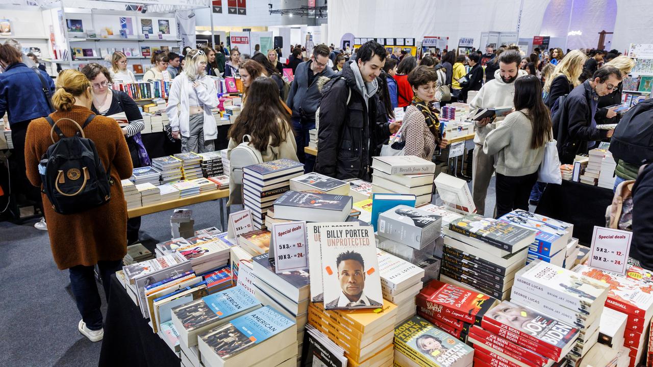 Quelque 61'000 participants en cinq jours au Salon du livre de Genève. [Keystone - Salvatore Di Nolfi]
