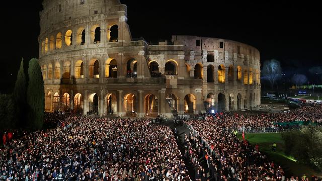 Le pape François n'a pas assisté vendredi soir au traditionnel Chemin de croix du Colisée, à Rome. [REUTERS - Yara Nardi]