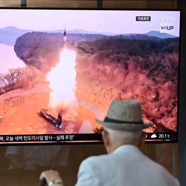 La Corée du Nord a procédé tôt mercredi 25 juin à un tir d'essai de ce qui semble être un missile hypersonique, a annoncé un responsable sud-coréen. Le lancement s'est conclu sur une explosion en vol. [AFP - Jung Yeon-je]