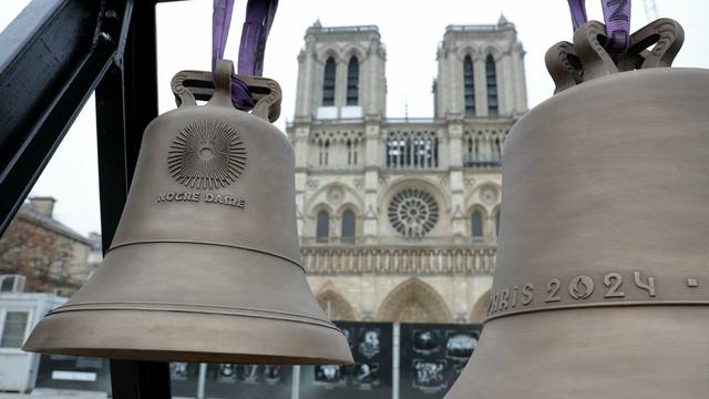 Trois nouvelles cloches, dont celle utilisée lors des Jeux olympiques de Paris, seront placées dans la cathédrale Notre-Dame de Paris le 7 novembre 2024 [AFP - THOMAS SAMSON]