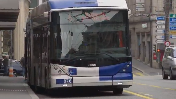 Le personnel des transports publics est souvent la cible de violences verbales ou physiques. [RTS (Mise au point)]