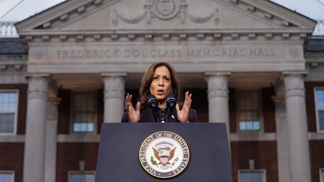 Kamala Harris prononce un discours concédant l'élection présidentielle américaine de 2024 au président élu Donald Trump, à l'université Howard à Washington, le 6 novembre 2024. [REUTERS - Kevin Lamarque]