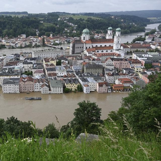 A Passau, en Bavière, surnommée "la ville aux trois rivières", une grande partie du centre est submergée, le 4 juin 2024. [AFP - MICHAELA STACHE]