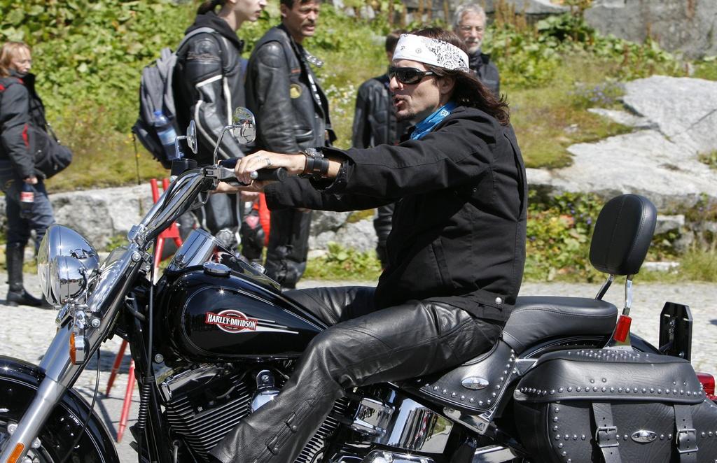 Steve Lee sur une Harley-Davidson en août dernier.