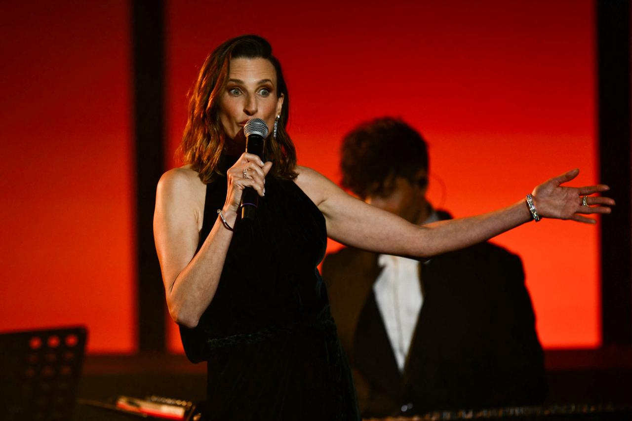 Camille Cottin, actrice et présentatrice de la cérémonie d'ouverture [AFP - CHRISTOPHE SIMON]