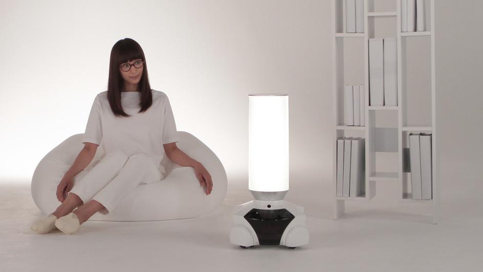 Une lampe? Non, une lampe-robot. "Patin" de Tatsuya Matsui (2014) Flower Robotics Inc. [DR]