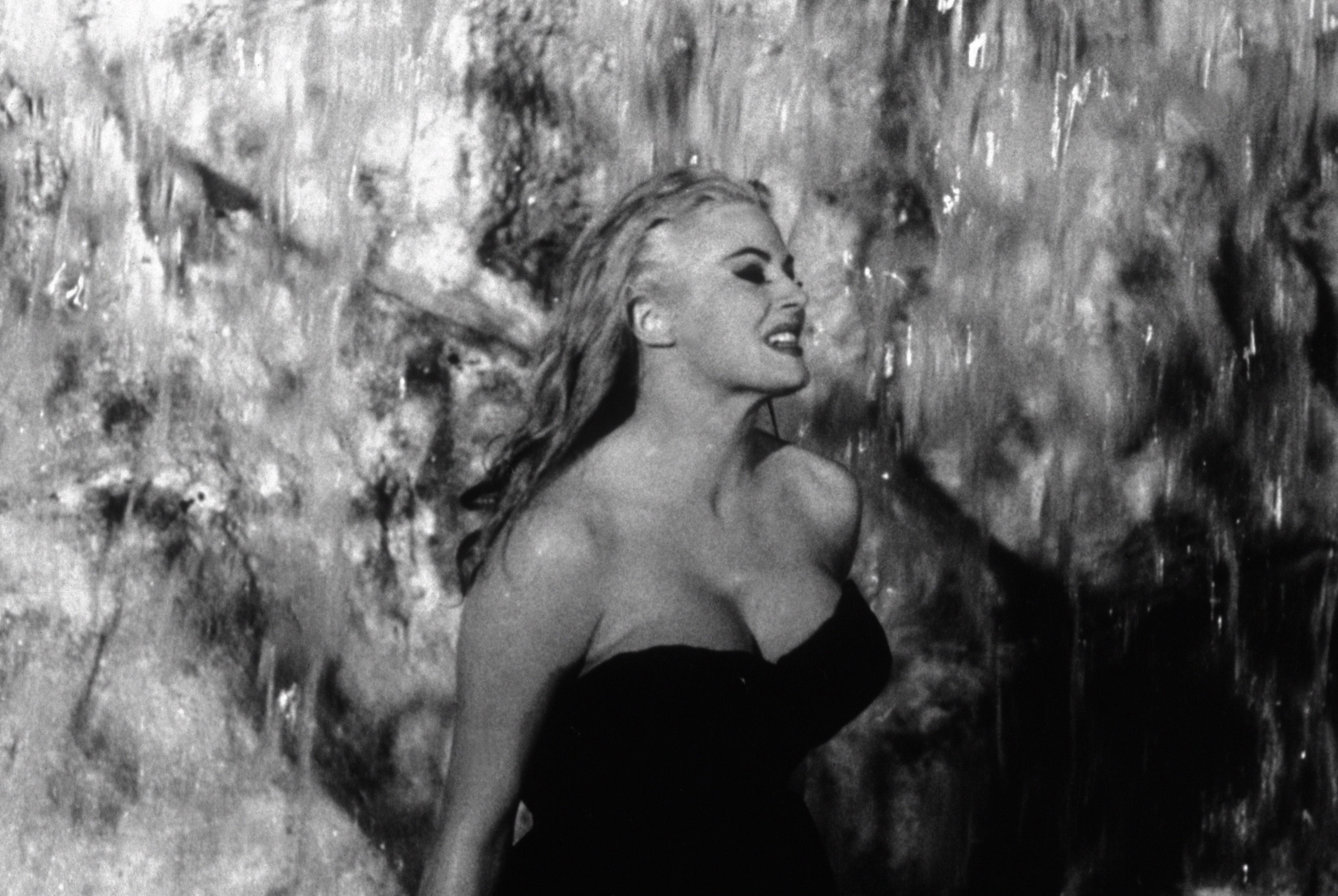 Anita Ekberg dans "La Dolce vita" de Federico Fellini. [Riama Film / Archives du 7eme Art / Photo12]