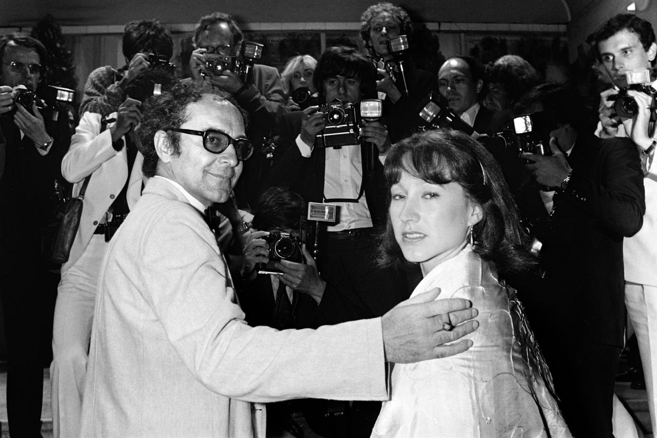 Godard, prévenant avec Nathalie Baye en 1980, lors de la présentation cannoise de "Sauve qui peut la vie" [AFP - RALPH GATTI]