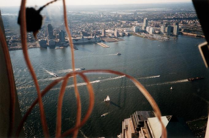 Image de l'installation audio de l'artiste Stephen Vitiello lors de sa résidence artistique au WTC en 1999. [Stephen Vitiello]