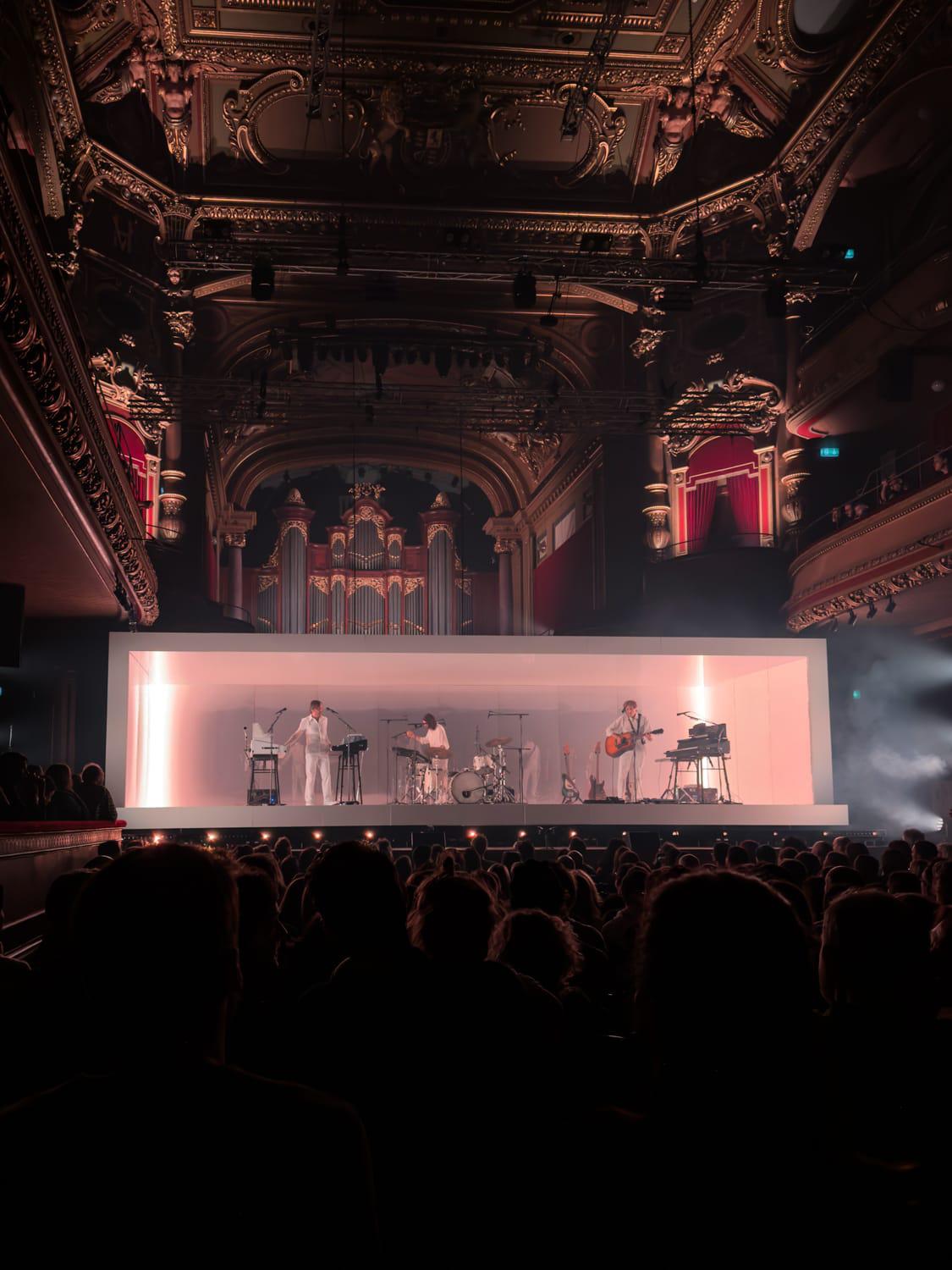 Le groupe français Air au Victoria Hall de Genève dans le cadre du Festival Antigel, le 24 février 2024. [Antigel 2024 - Olivier Miche]