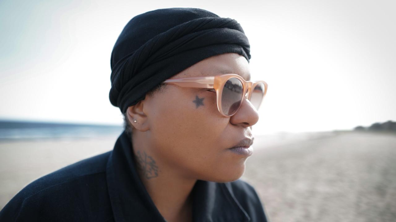 La bassiste et chanteuse américaine Meshell Ndegeocello. [DR - Charlie Gross]