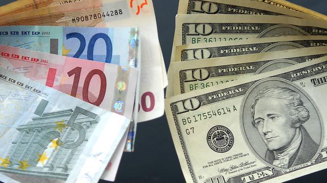 L'euro a atteint mercredi 1,35 dollar (1,24 francs) sur la plateforme EBS. [Bertrand Langlois]