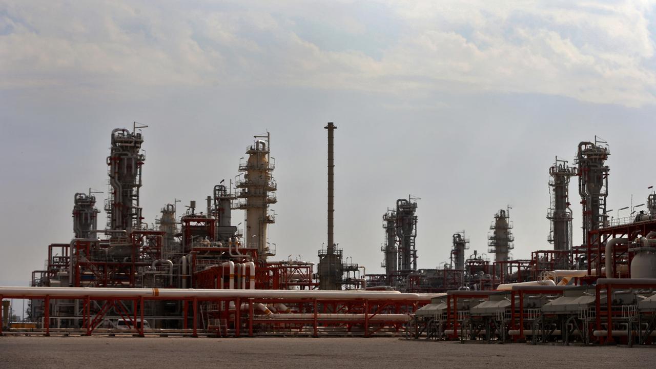 Une raffinerie de pétrole en Iran. [AP Photo - Ebrahim Noroozi]