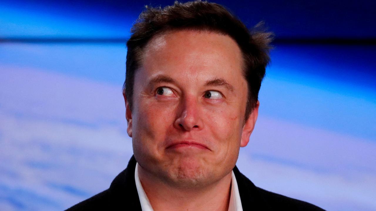 Elon Musk propose de racheter Twitter pour 43,4 milliards de dollars. [Reuters - Mike Blake]