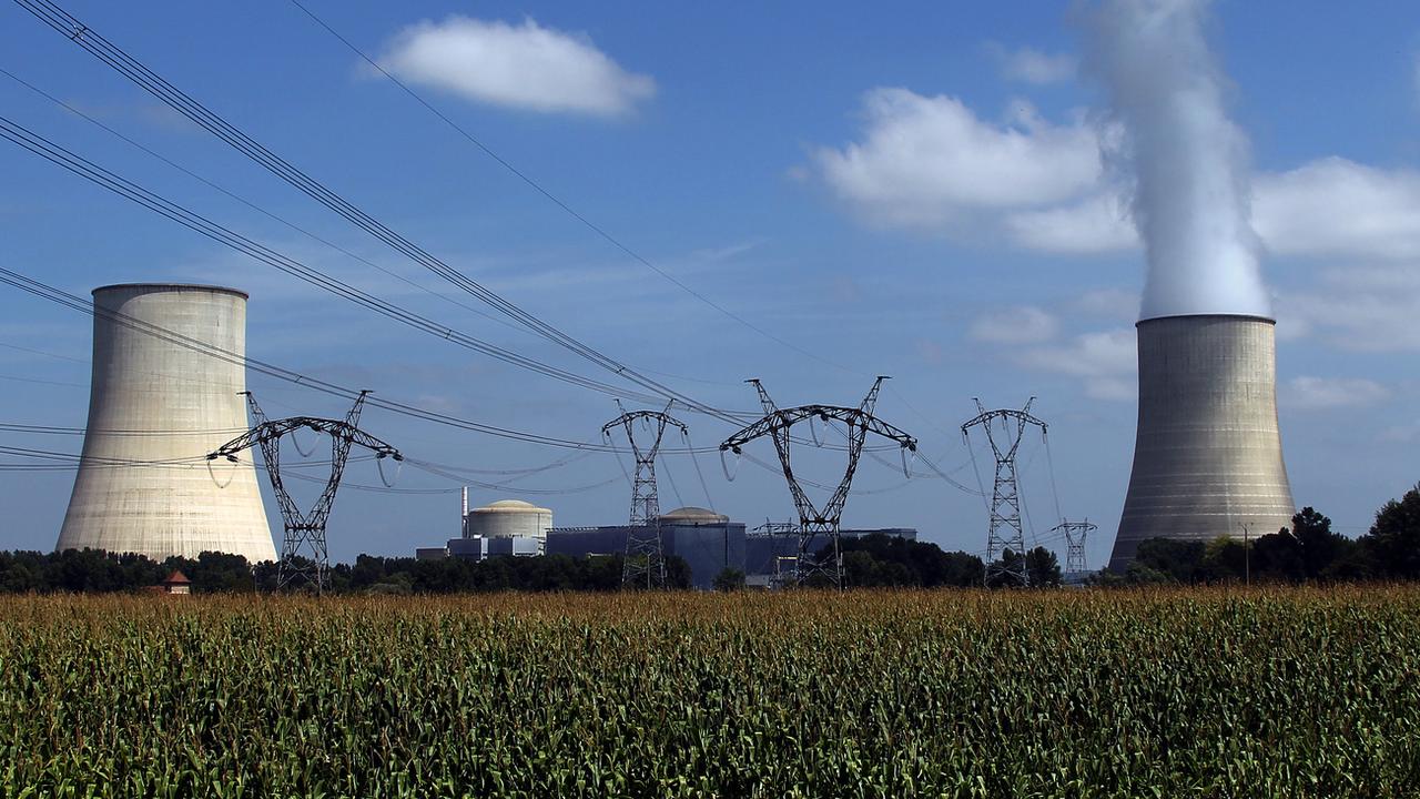 La centrale nucléaire de Golfech dans le sud ouest de la France. [AP Photo - Bob Edme]