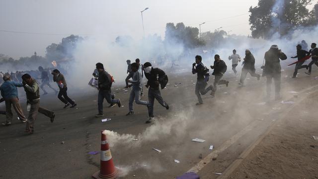 De nouveaux heurts ont éclaté dimanche à New Dehli. [Adnan Abidi]