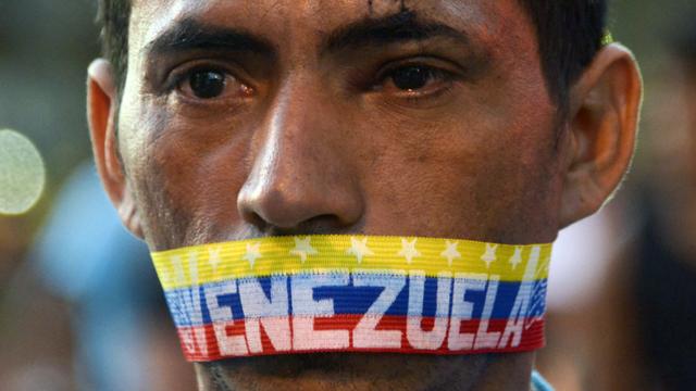 Lundi 24 février: un opposant dénonce la répression menée par le gouvernement vénézuélien de Nicolas Maduro. [Raul Arboleda]