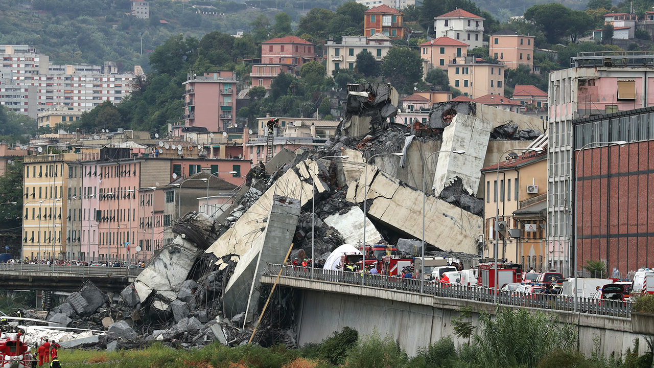 Le pont Morandi, long de 1,18 km, était un ouvrage en béton inauguré en 1967. [Reuters - Stefano Rellandini]