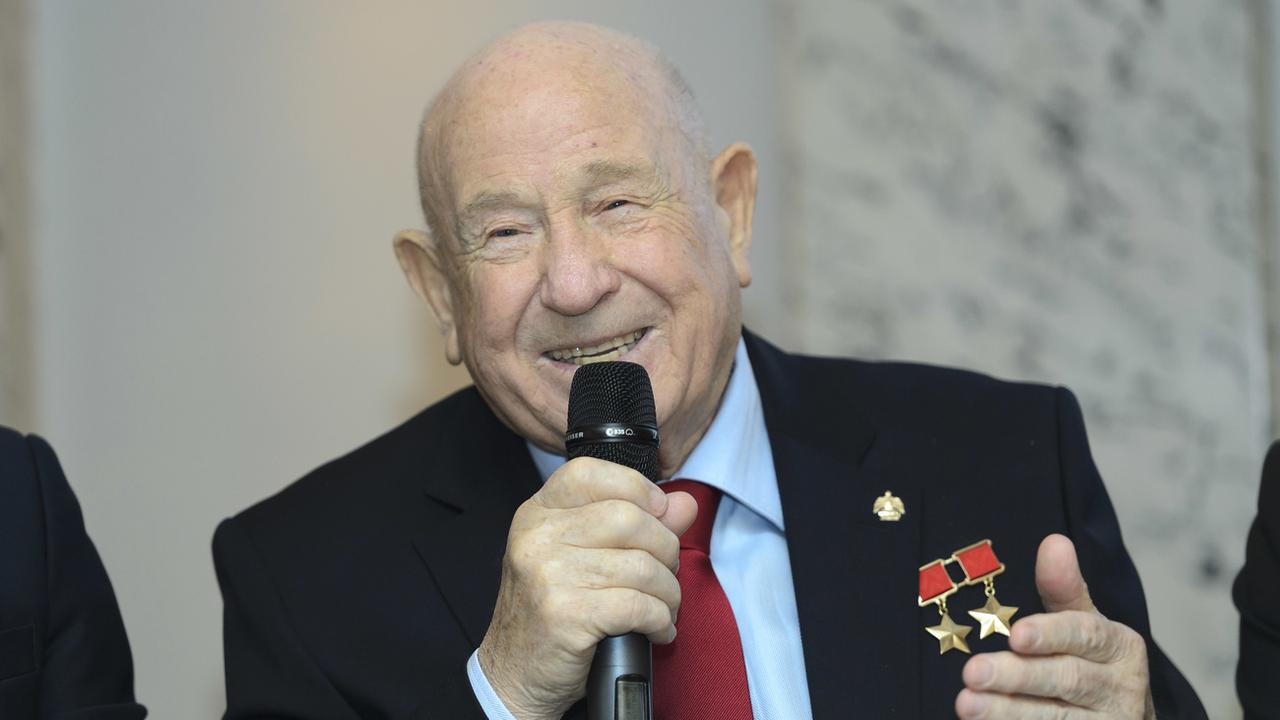 Le Russe Alexei Leonov lors d'une conférence de presse à Genève en 2015. [Keystone - Martial Trezzini]