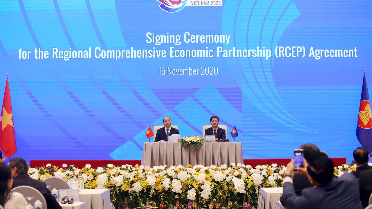 Quinze pays d'Asie et du Pacifique ont signé le plus vaste accord de libre-échange au monde. [EPA - Luong Thai Linh]