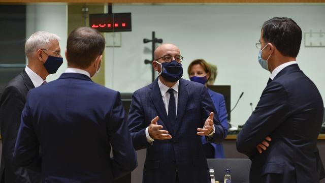 Le président du Conseil européen Charles Michel (C) a annoncé vendredi des sanctions envers le régime biélorusse. [EPA/Pool - Johanna Geron]