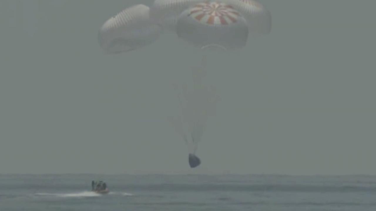 SpaceX a ramené sur Terre deux astronautes pour la première fois [AP - NASA TV]