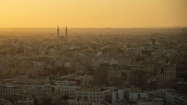 Lever de soleil sur la ville de Tripoli en Libye. [AP Photo - Felipe Dana]