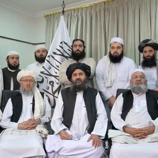 Mohammad Hassan Akhund (centre) va prendre la tête du nouveau gouvernement afghan. [Reuters/Third party - Social media]