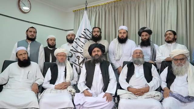 Mohammad Hassan Akhund (centre) va prendre la tête du nouveau gouvernement afghan. [Reuters/Third party - Social media]