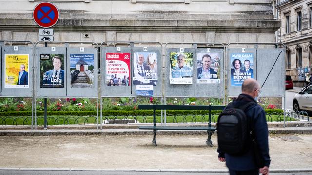 Une gauche unie et une droite dispersée au deuxième tour des régionales françaises [AFP - Valentino Belloni / Hans Lucas]