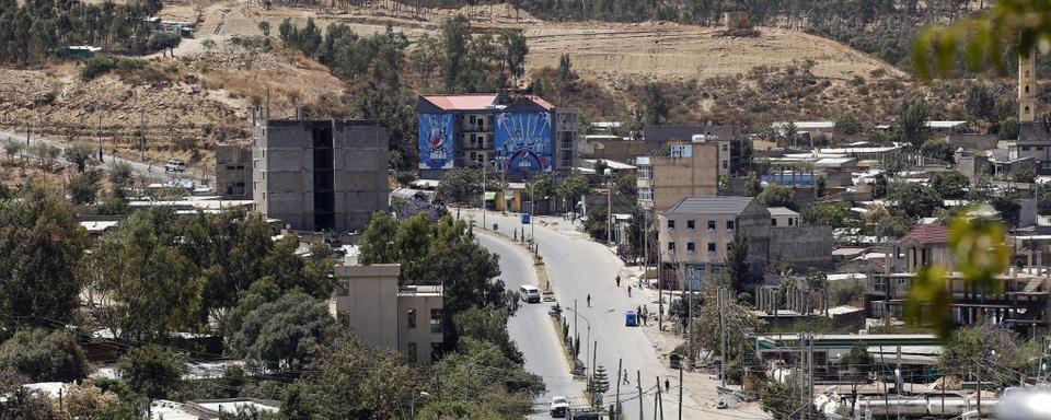 Vue sur une route traversant Mekele, la capitale du Tigré en Ethiopie. [Anadolu Agency via AFP - Minasse Wondimu Hailu]