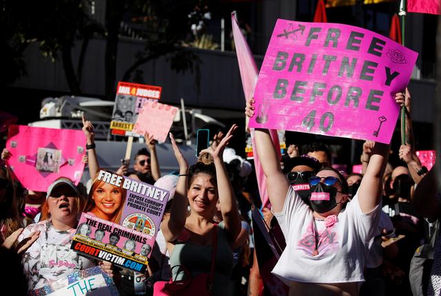 Des fans de Britney Spears s'étaient rassemblés devant le tribunal où a été rendu le verdict. [Reuters - Mike Blake]