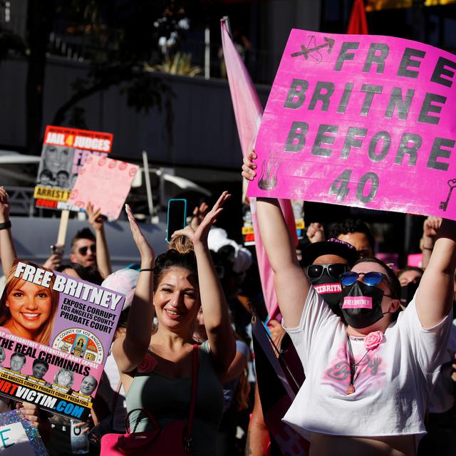 Des fans de Britney Spears s'étaient rassemblés devant le tribunal où a été rendu le verdict. [Reuters - Mike Blake]
