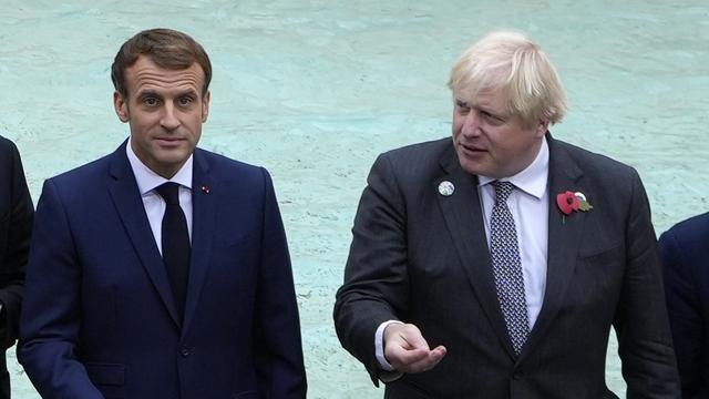 Emmanuel Macron et Boris Johnson se sont rencontrés en marge du G20 à Rome. [AP Photo - Gregorio Borgia]