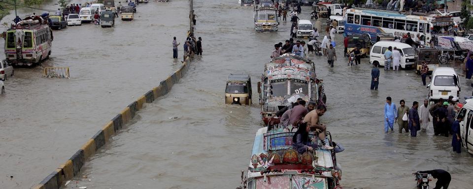 Inondations Pakistan, changement, réchauffement climatique, environnement.