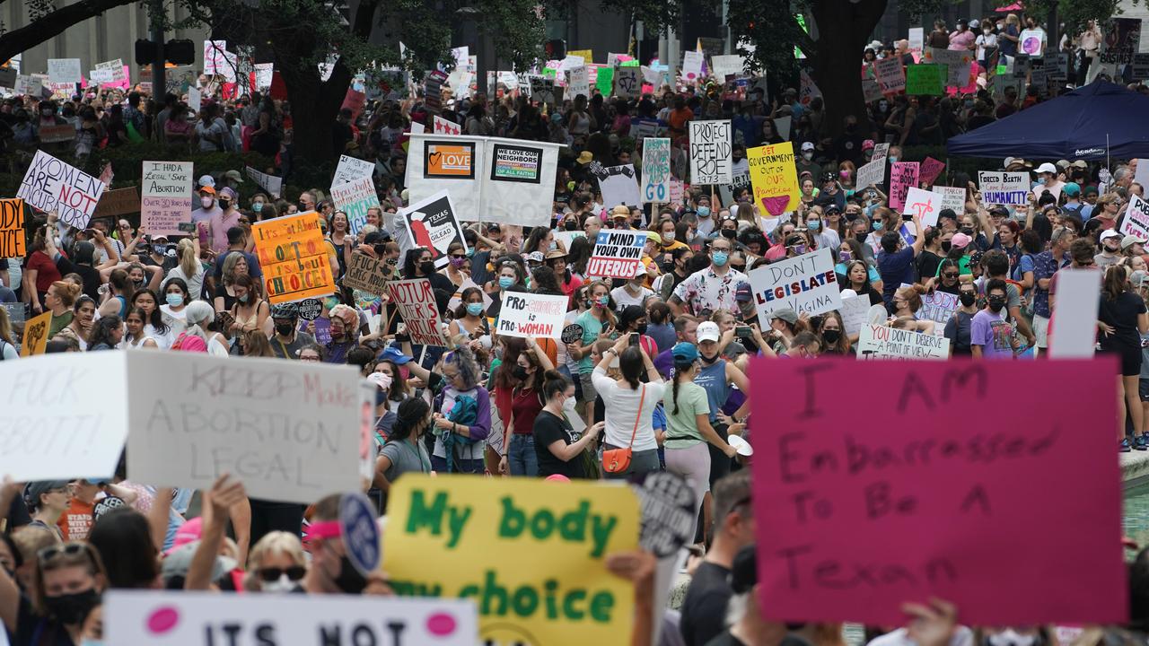 Des personnes défilent pour le droit à l'avortement à Houston au Texas. [Reuters - Go Nakamura]