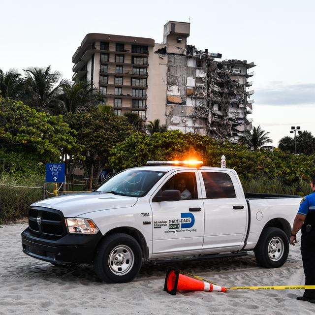 Effondrement partiel d'un immeuble résidentiel à Miami [AFP - CHANDAN KHANNA]