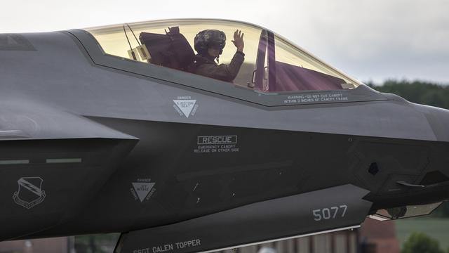 L'avion de combat américain F-35 aurait les faveurs du Département de la défense [Keystone - Peter Klaunzer]