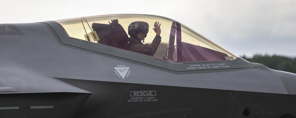 L'avion de combat américain F-35 aurait les faveurs du Département de la défense [Keystone - Peter Klaunzer]