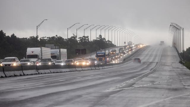 Des habitants fuient l'ouragan Ida qui se dirige vers la Louisiane. [Reuters - Adrees Latif]