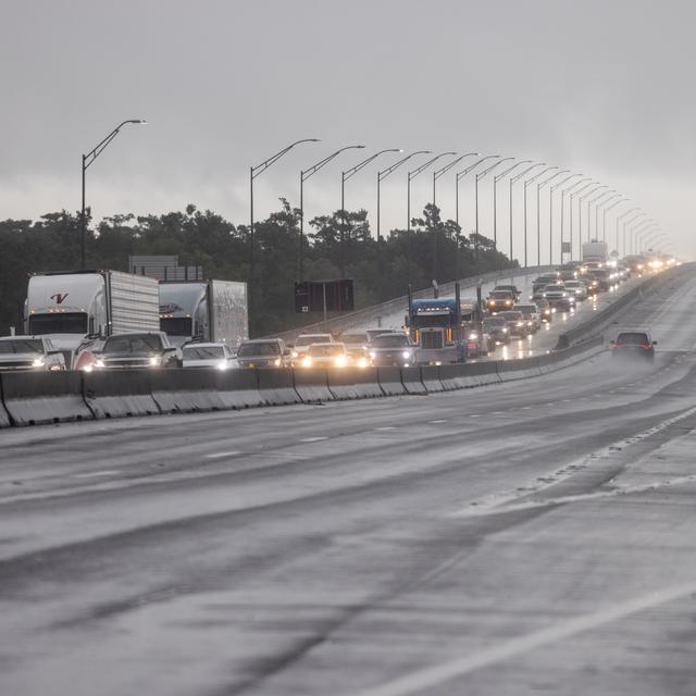 Des habitants fuient l'ouragan Ida qui se dirige vers la Louisiane. [Reuters - Adrees Latif]