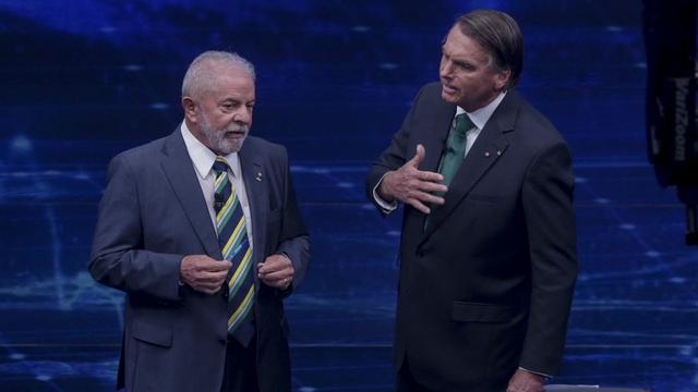 L'ancien président Lula et le président Jair Bolsonaro participent au premier débat entre les deux candidats à la présidentielle au Brésil, en vue du 2e tour des élections de 2022. [AFP - Suamy Beydoun / AGIF]