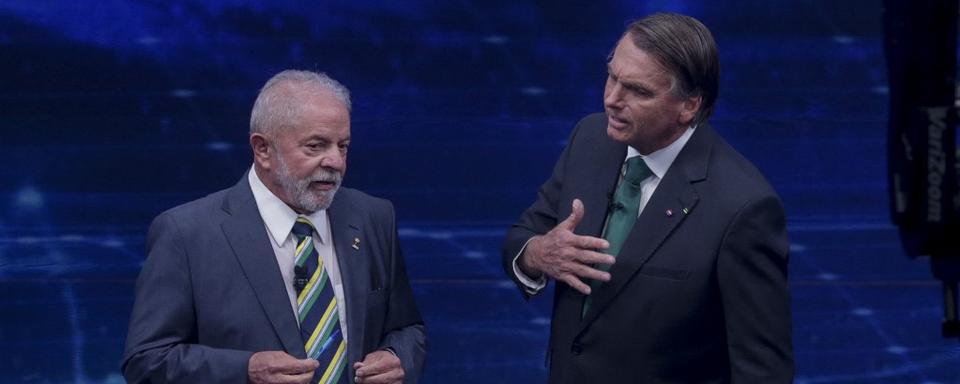 L'ancien président Lula et le président Jair Bolsonaro participent au premier débat entre les deux candidats à la présidentielle au Brésil, en vue du 2e tour des élections de 2022. [AFP - Suamy Beydoun / AGIF]