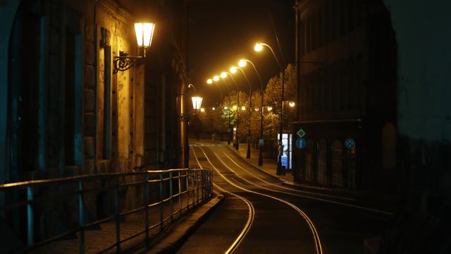 Face au prix de l'énergie en Italie, les communes menacent de couper l'éclairage public. [AP Photo - Petr David Josek]